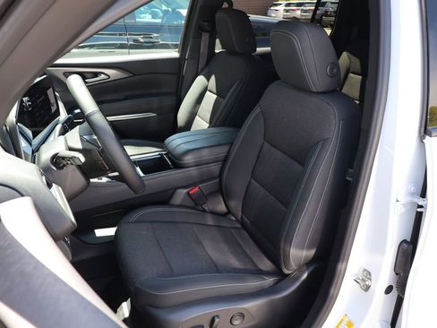 Used 2024 Chevrolet Traverse LT w/ LPO, Floor Liner Package FWD image 12