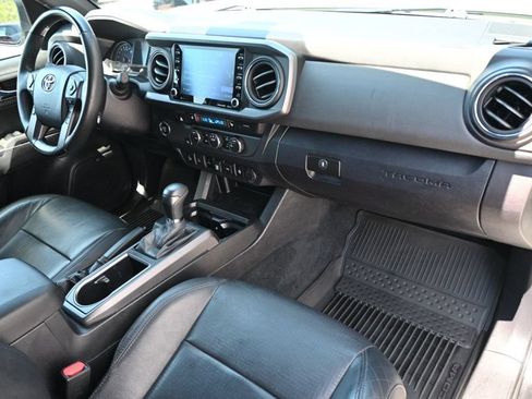 Used 2022 Toyota Tacoma TRD Off-Road w/ TRD Premium Off Road Package RWD image 12