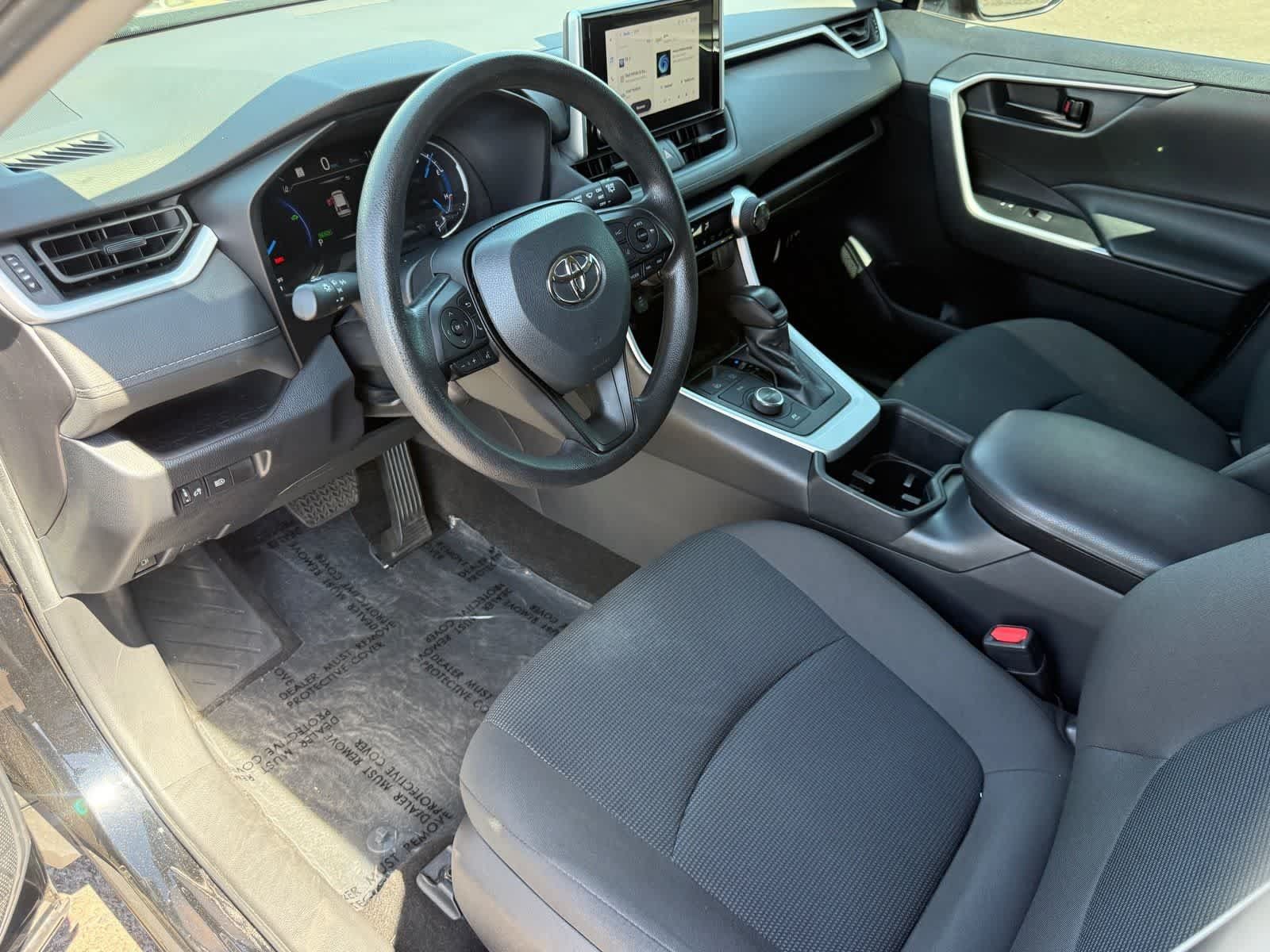 Used 2023 Toyota RAV4 LE AWD/4WD image 13