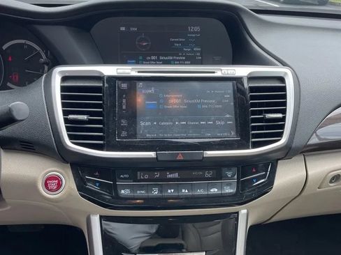 Used 2017 Honda Accord EX-L image 28