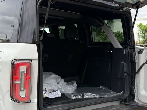 New 2026 Ford Bronco Outer Banks w/ Sasquatch Package AWD/4WD image 8