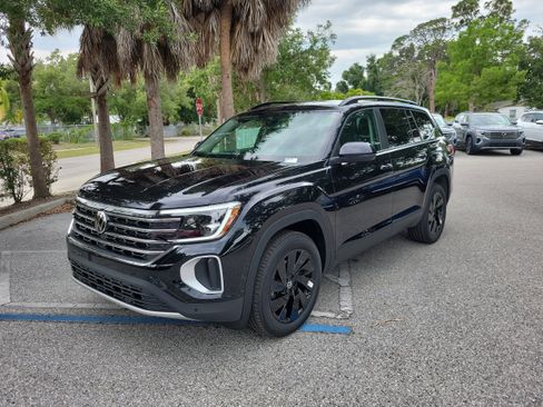 New 2026 Volkswagen Atlas SE FWD image 8