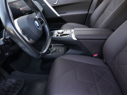 Used 2024 BMW iX xDrive50 w/ Sport Package AWD/4WD image 12