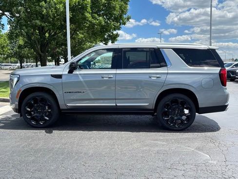 New 2026 GMC Yukon Denali w/ Denali Reserve Package AWD/4WD image 17