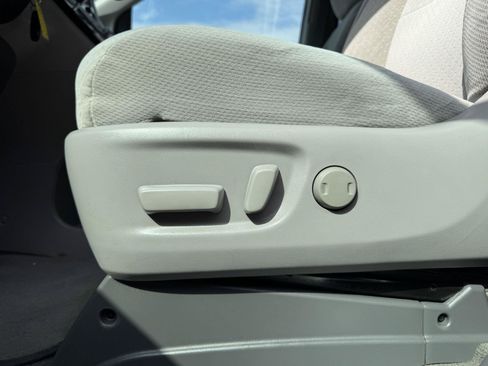 Used 2017 Toyota Sienna LE FWD image 14