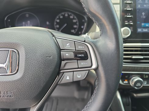 Used 2021 Honda Accord Touring image 17