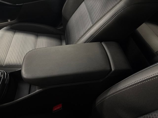 Used 2025 Chevrolet Trax LT FWD image 25