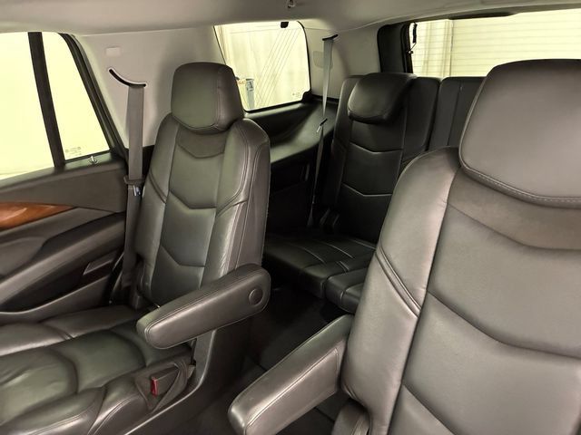 Certified 2019 Cadillac Escalade Premium Luxury AWD/4WD image 18