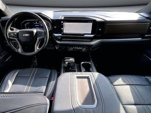 Used 2022 Chevrolet Silverado 1500 High Country w/ Z71 Off-Road Package image 8