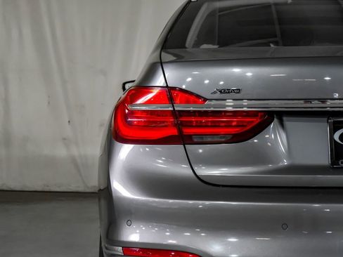 Used 2017 BMW 740i xDrive image 42