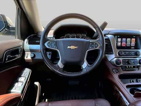 Used 2016 Chevrolet Suburban LTZ RWD image 8