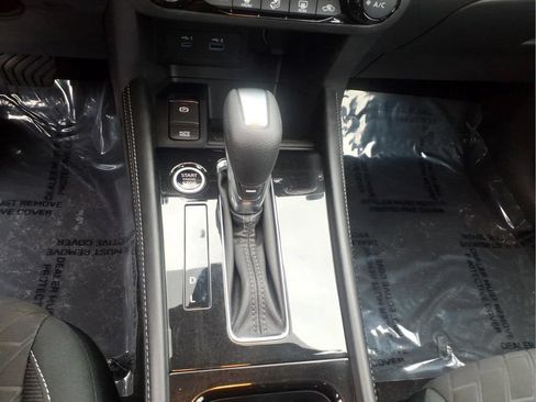 Used 2021 Nissan Kicks SV FWD image 18
