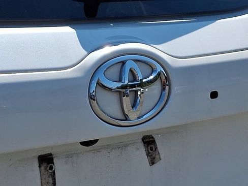 Used 2019 Toyota Highlander XLE FWD image 32