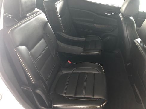 Used 2021 GMC Acadia Denali w/ Denali Ultimate Package AWD/4WD image 11