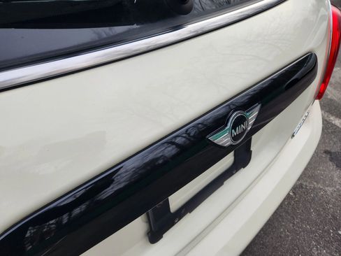 Used 2016 MINI Cooper 4-Door Hardtop w/ Cold Weather Package image 11