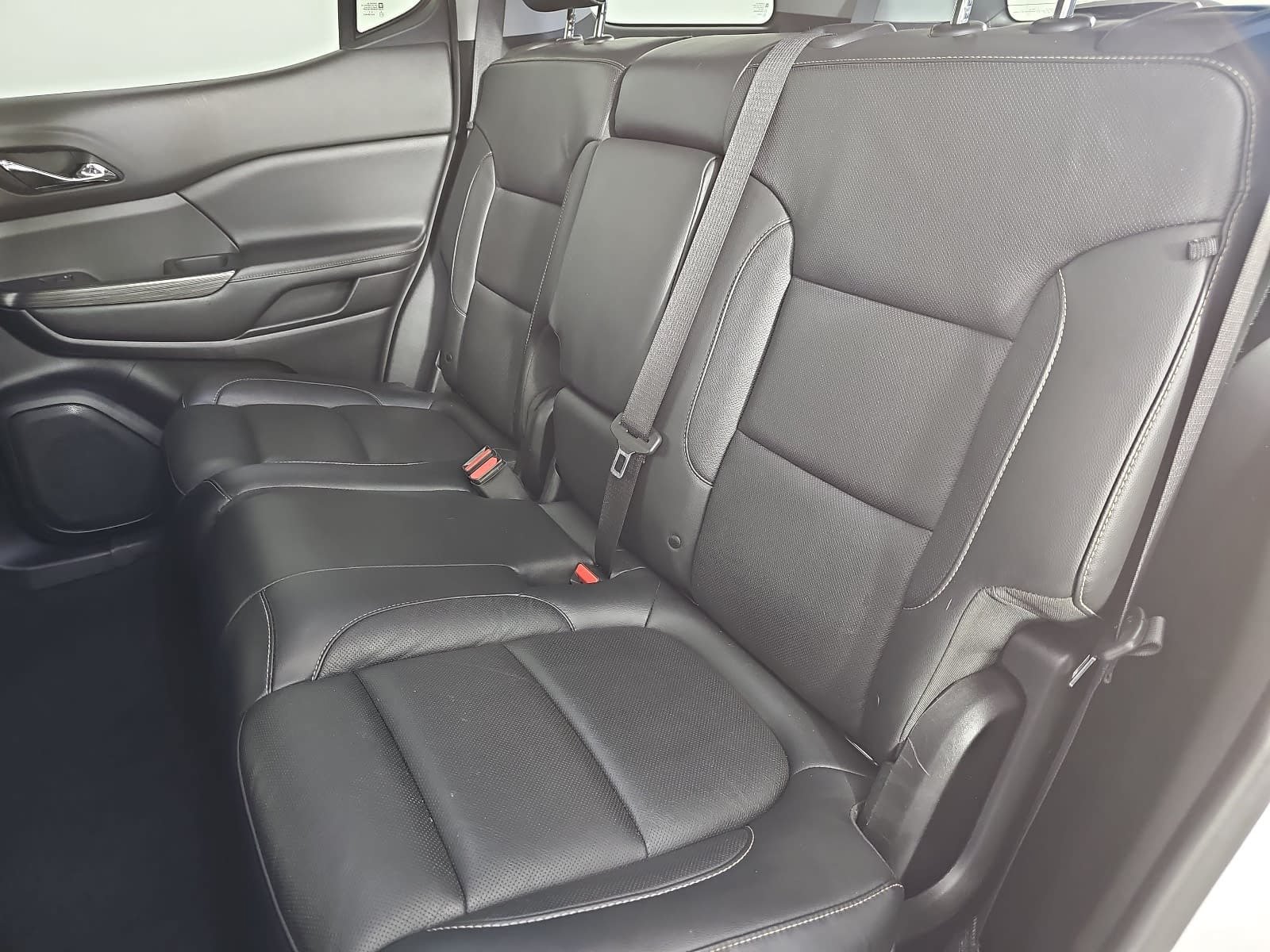 Used 2019 GMC Acadia SLT w/ LPO, Cargo Package FWD image 14