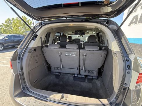 Used 2014 Honda Odyssey Touring Elite image 19