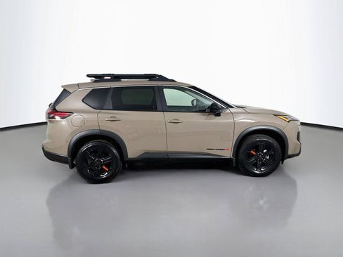 Used 2025 Nissan Rogue SV AWD/4WD image 17