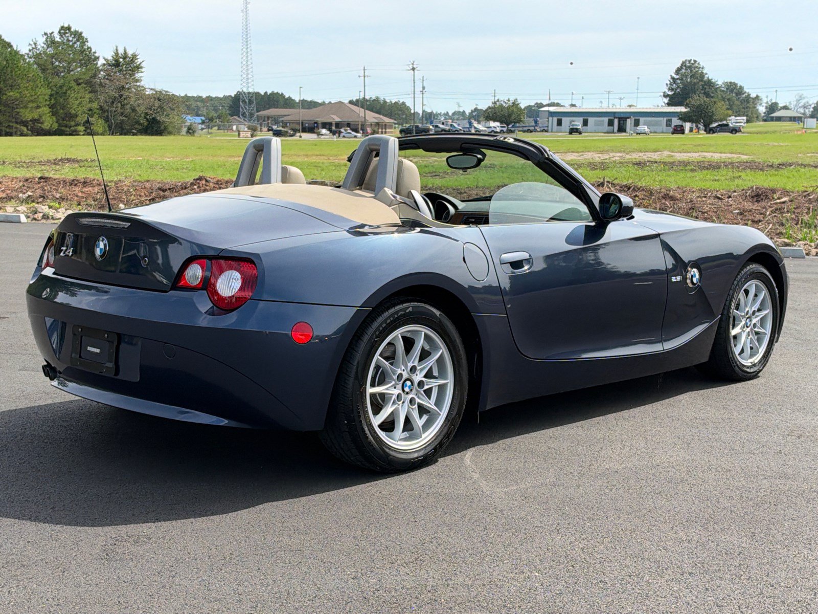 Used 2005 BMW Z4 2.5i RWD image 5