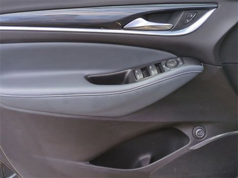 Used 2022 Buick Enclave Essence w/ Sport Touring Edition image 20