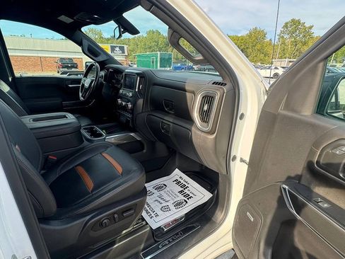 Used 2022 GMC Sierra 1500 AT4 w/ AT4 Preferred Package AWD/4WD image 17