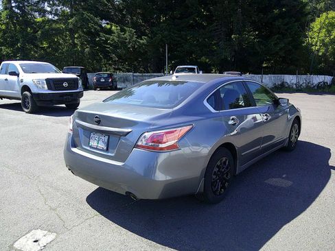 Used 2014 Nissan Altima 2.5 S w/ Display Audio Package FWD image 5