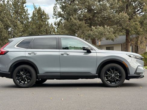 Used 2025 Honda CR-V Sport image 3