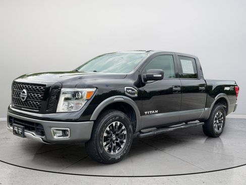 Used 2017 Nissan Titan PRO-4X AWD/4WD image 5