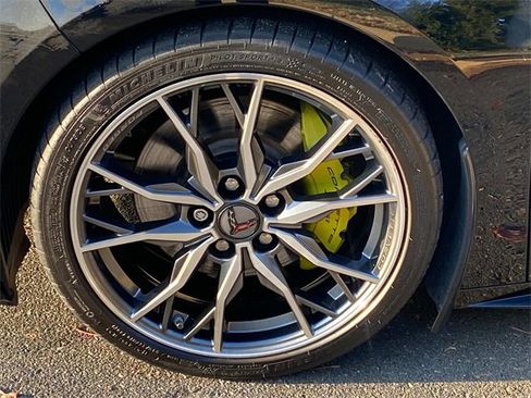 Used 2023 Chevrolet Corvette Stingray Premium Conv w/ Z51 Performance Package image 6