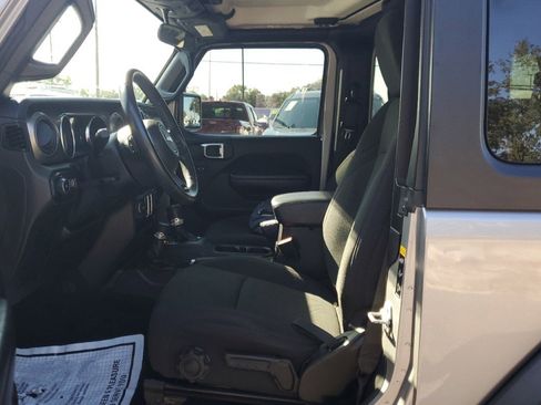 Used 2021 Jeep Wrangler Sport S image 13