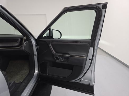 Used 2022 Rivian R1T Adventure AWD/4WD image 17