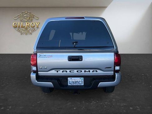 Used 2021 Toyota Tacoma SR5 AWD/4WD image 16