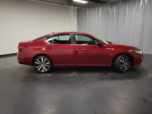 Used 2022 Nissan Altima 2.5 SR image 9