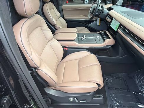New 2026 Lincoln Navigator L Black Label AWD/4WD image 15