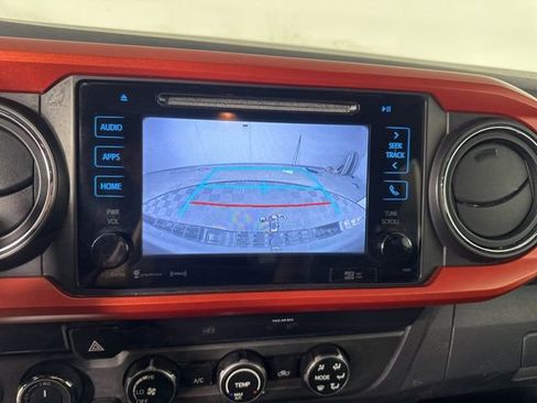 Used 2019 Toyota Tacoma TRD Sport image 35