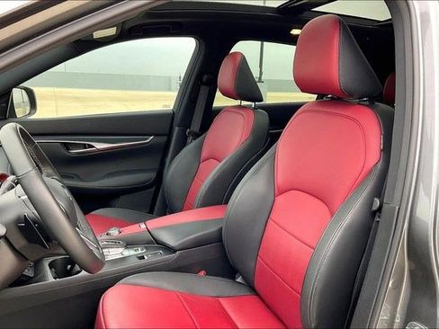 Used 2025 INFINITI QX50 Sport image 30