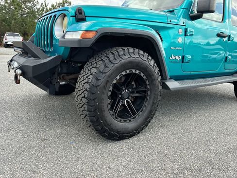 Used 2020 Jeep Wrangler Unlimited Sahara image 31