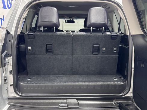 Used 2018 Lexus GX 460 image 9