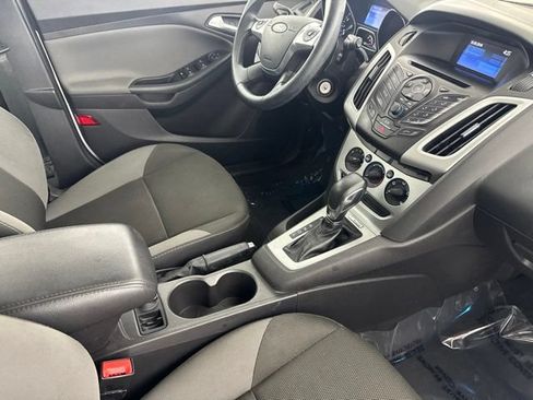 Used 2014 Ford Focus SE FWD image 21