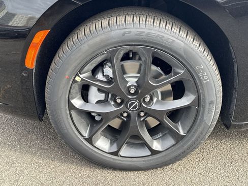 New 2026 Chrysler Pacifica Limited w/ S Appearance Package AWD/4WD image 12