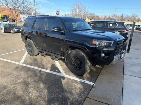 Used 2024 Toyota 4Runner TRD Off-Road Premium w/ Off Road Premium Plus Package image 2