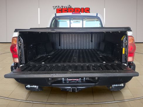 Used 2013 Toyota Tacoma 4x4 Regular Cab image 9