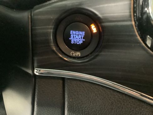 Used 2019 Jeep Grand Cherokee Limited image 19