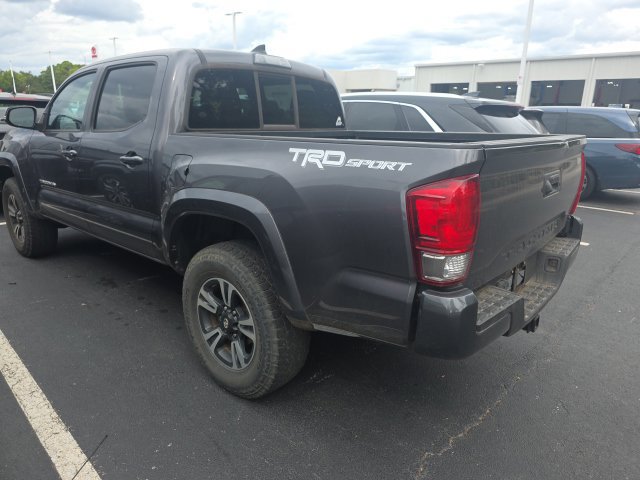 Used 2016 Toyota Tacoma TRD Sport w/ Towing Package RWD image 8