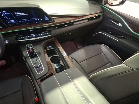 Certified 2023 Cadillac Escalade Premium Luxury image 21