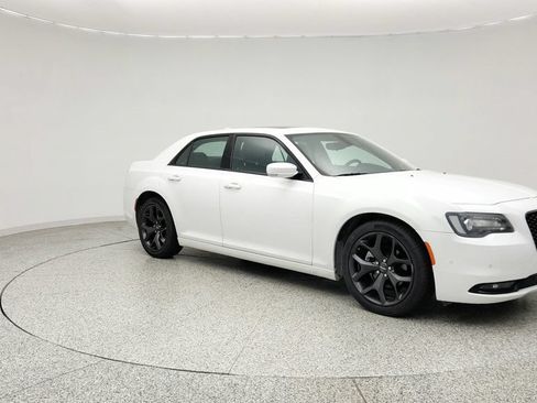 Used 2023 Chrysler 300 S RWD image 3