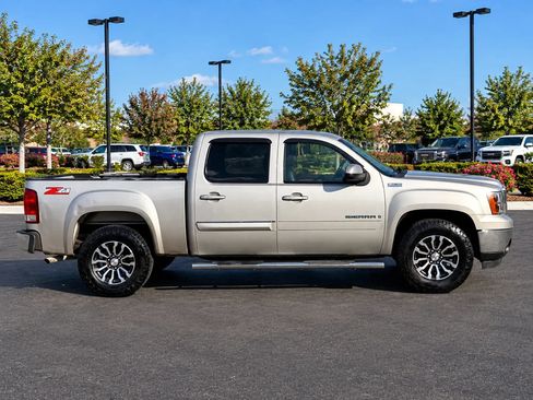 Used 2008 GMC Sierra 1500 SLT w/ All-Terrain Package RWD image 6