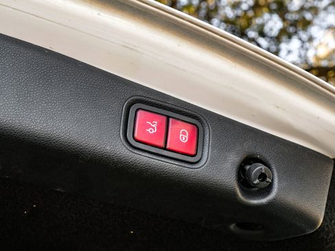 Used 2017 Mercedes-Benz E 300 image 55