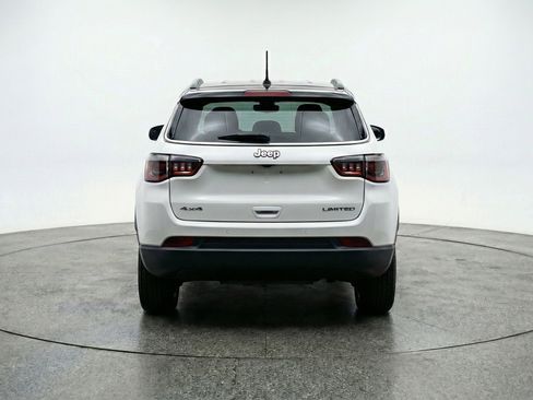 Used 2025 Jeep Compass Limited AWD/4WD image 7