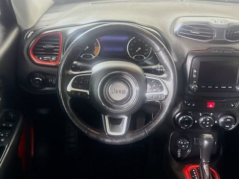 Used 2017 Jeep Renegade Trailhawk w/ Premium Trailhawk Package AWD/4WD image 14
